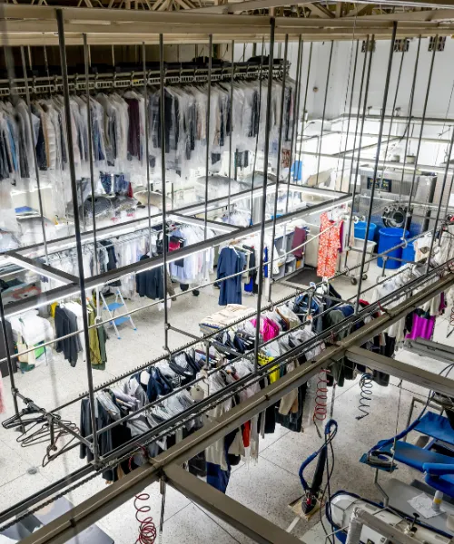 Diseño y producción de uniformes empresariales con entrega puntual